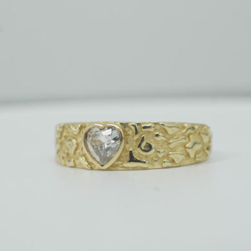 14KT Gold Ring Women's Nugget Band with Heart Shape White CZ Center Stone Plain Border and White CZ Stones on Edge of Band