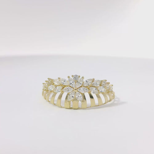 14KT Gold Ring Women's Light Weight White CZ Stone Snowflake Garland Center with Open Stripe Band