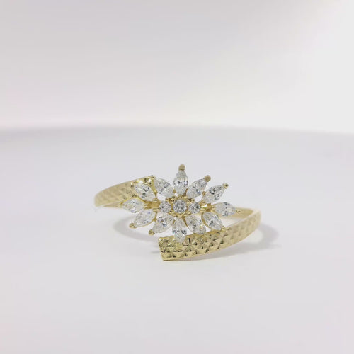 14KT Gold Ring Women's Light Weight White CZ Stone Snowflake Cluster with Nugget Bypass Band