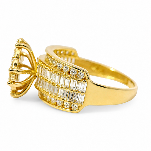 14KT Gold Ring Women's Eight Prong Square Green Clover Cluster CZ Stones with Plain Outline and White CZ Stones Border and Double Row Baguette Band Center with Round White CZ Borders